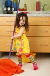 Уборка квартиры: как мотивировать на нее ребенка?