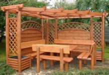 Садовая мебель из дерева - уютное местечко для отдыха